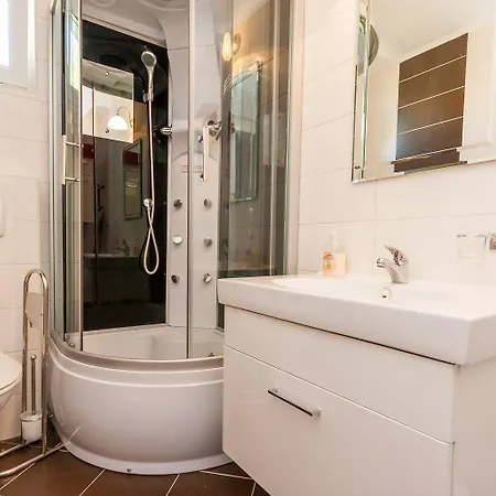 Modernes Mit Klima, Wifi, Terrasse * 巴斯卡